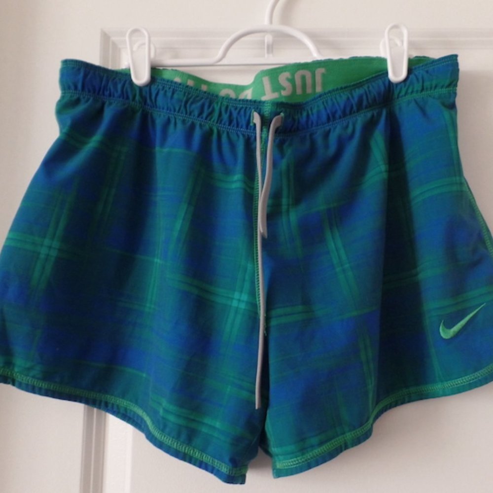 Nike Green and Blue Plaid Shorts, sz L